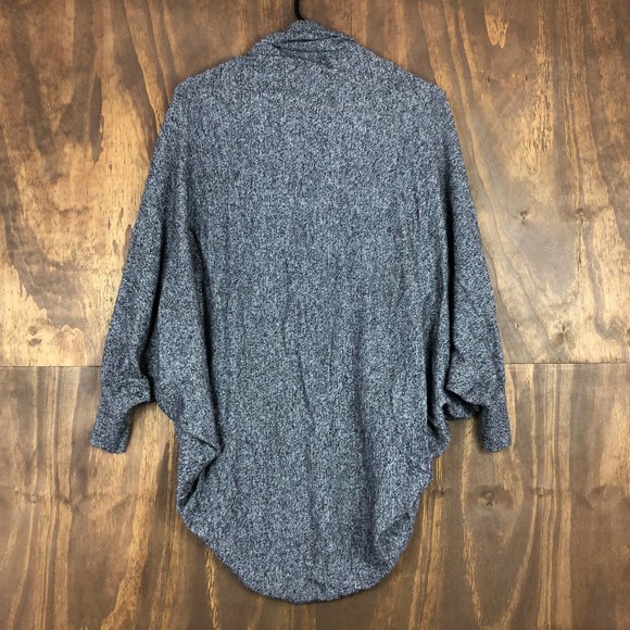 XS Express Gray Knit Shrug with Dolman Sleeves - Picture 11 of 13
